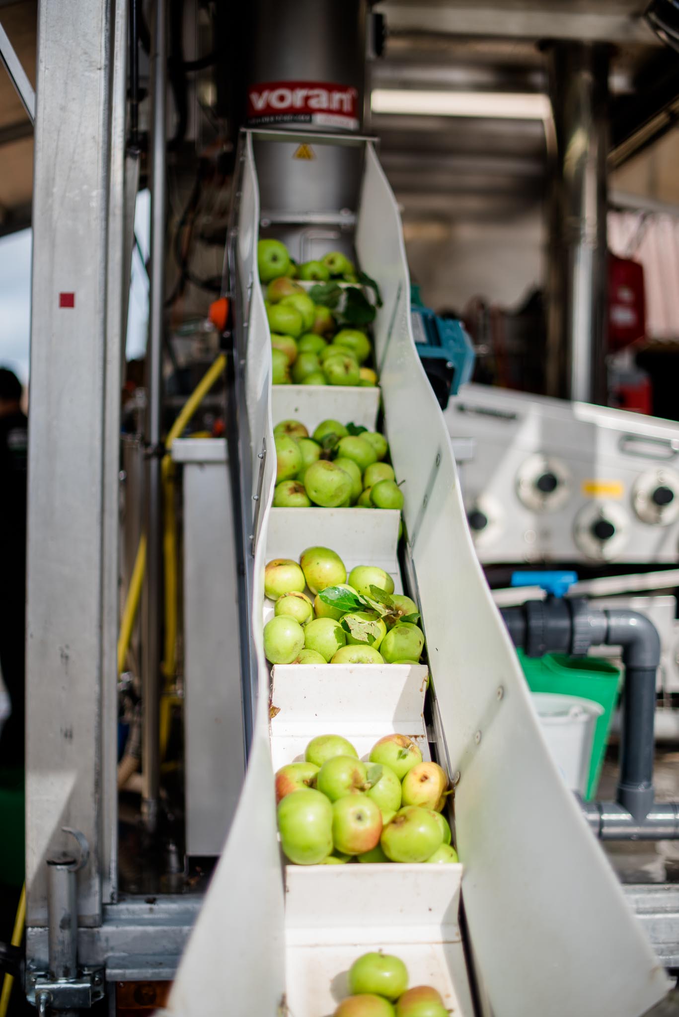 De Mobiele Fruitpers bij Kaasboerderij Schellach